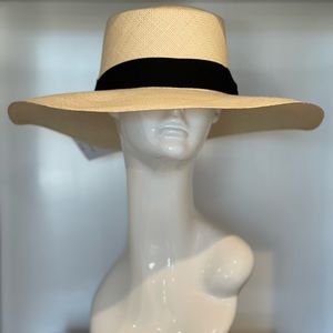 Sensi Studio Straw hat with Black Gross Grain Ribbon